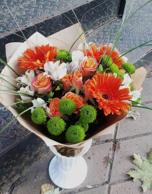 Букет цветов из: Герберы, Хризантемы, Альстромерии и Розы в Архипо-Осиповка