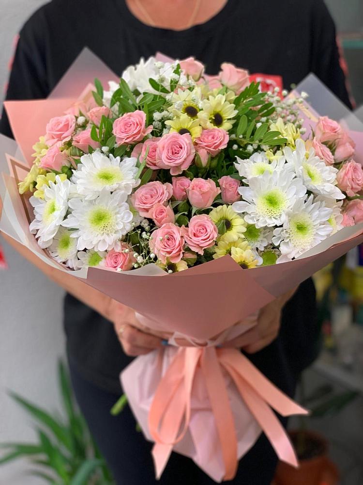 Букет цветов из: Розы и Хризантемы в Архипо-Осиповка