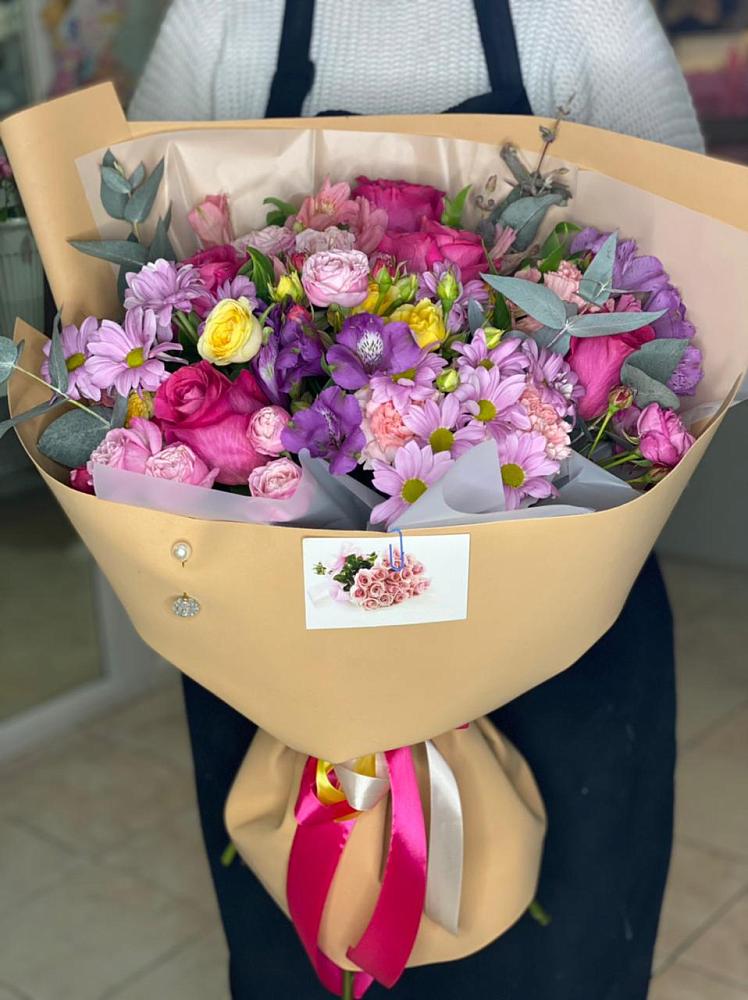 Букет цветов из: Хризантемы, Гвоздики и Альстромерии в Архипо-Осиповка