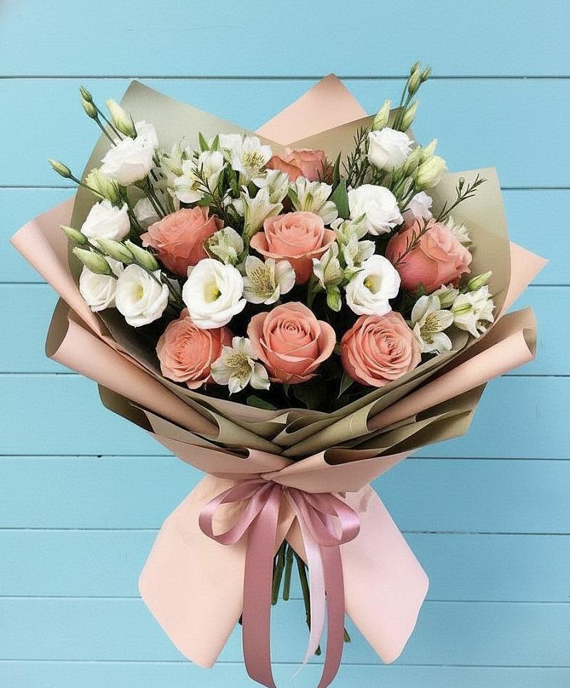 Букет цветов из: Розы, Альстромерии и Лизиантусы в Архипо-Осиповка