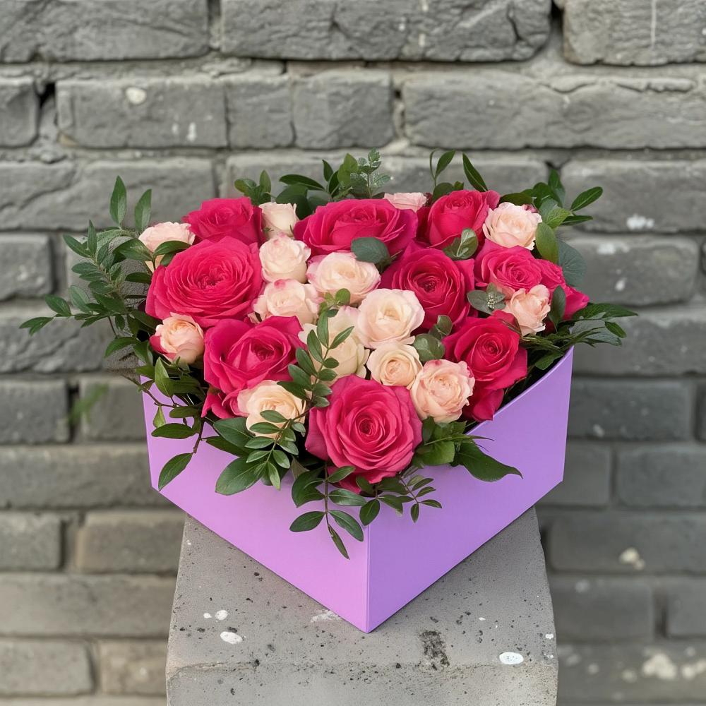 Цветочная композиция из Розы в коробке в Архипо-Осиповка
