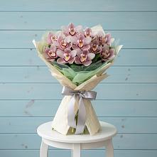 Букет цветов из:  Орхидеи и Розы #REPLACE_PRED# Архипо-Осиповка