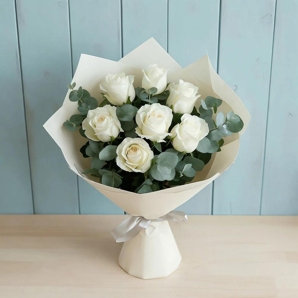 Букет Белые розы в Эвкалипте в Архипо-Осиповка