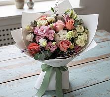 Букет цветов из:  Розы, Лизиантусы и Гвоздики в Архипо-Осиповка