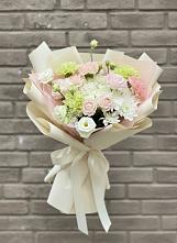 Букет цветов из:  Гвоздики, Розы, Лизиантусы и Хризантемы #REPLACE_PRED# Архипо-Осиповка