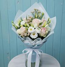 Букет цветов из:  Розы и Лизиантусы в Архипо-Осиповка