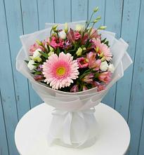 Букет цветов из:  Герберы, Альстромерии и Лизиантусы #REPLACE_PRED# Архипо-Осиповка
