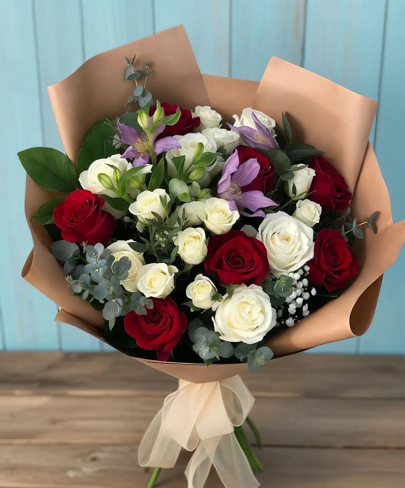 Букет цветов из: Розы и Альстромерии в Архипо-Осиповка