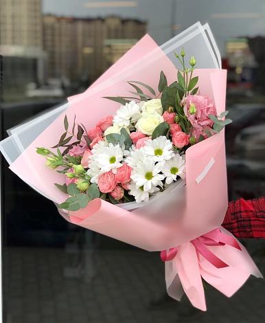 Букет цветов из: Розы, Лизиантусы и Хризантемы в Архипо-Осиповка