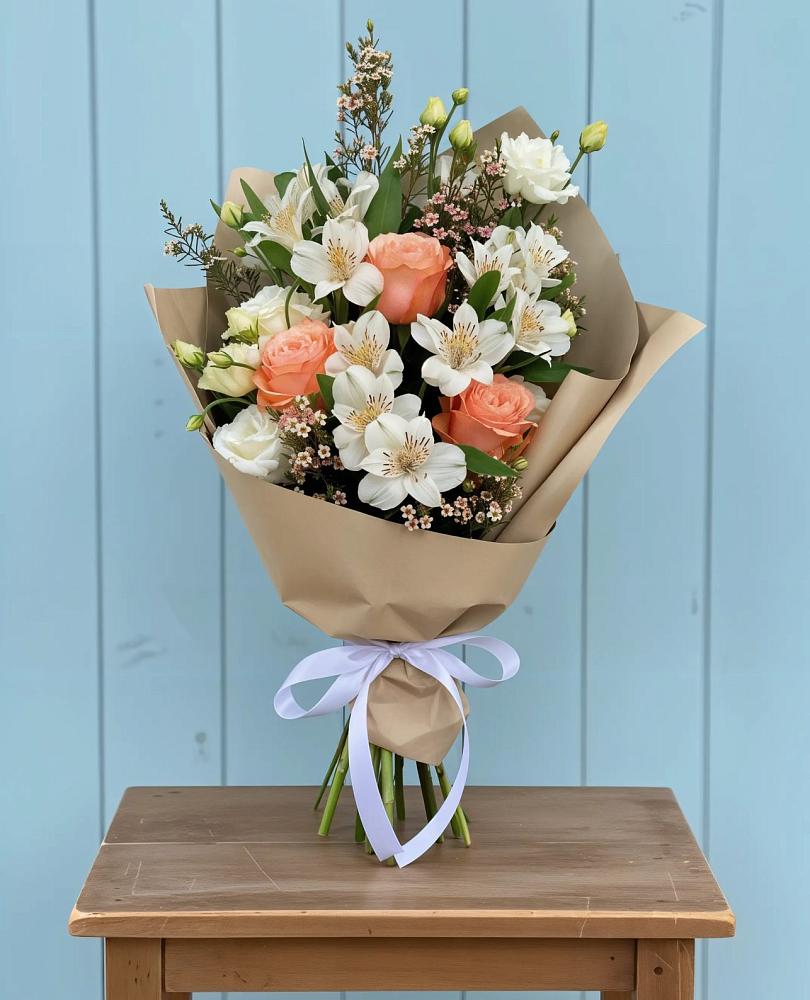 Букет цветов из: Альстромерии, Лизиантусы, Розы и Хризантемы в Архипо-Осиповка