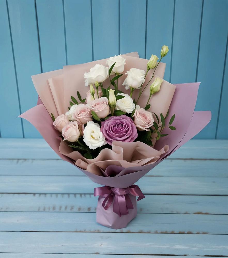 Букет цветов из: Розы и Лизиантусы в Архипо-Осиповка